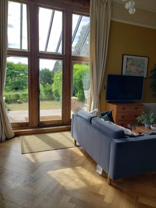 3 Bedroom 3 Bathroom Ground Floor Condo With Veranda Reigate Εξωτερικό φωτογραφία