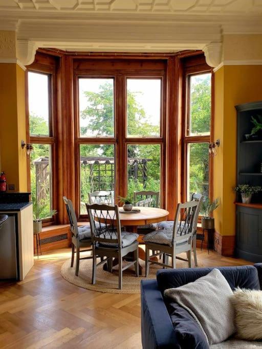3 Bedroom 3 Bathroom Ground Floor Condo With Veranda Reigate Εξωτερικό φωτογραφία