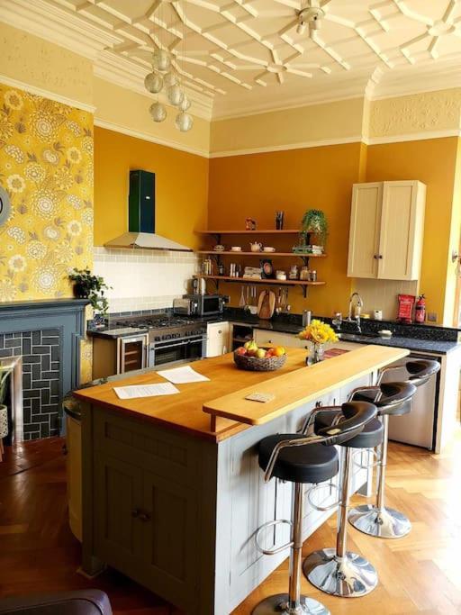 3 Bedroom 3 Bathroom Ground Floor Condo With Veranda Reigate Εξωτερικό φωτογραφία