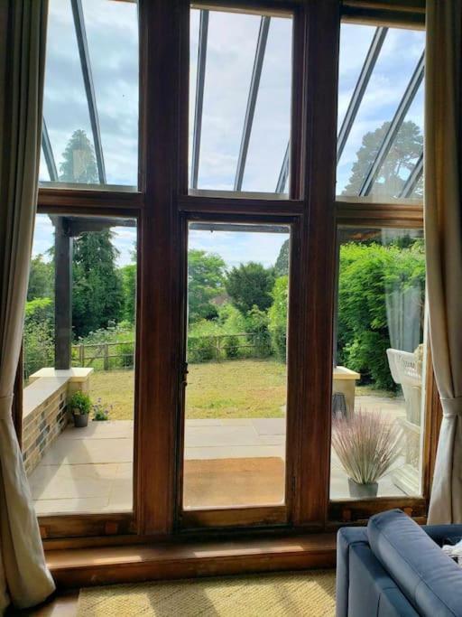 3 Bedroom 3 Bathroom Ground Floor Condo With Veranda Reigate Εξωτερικό φωτογραφία